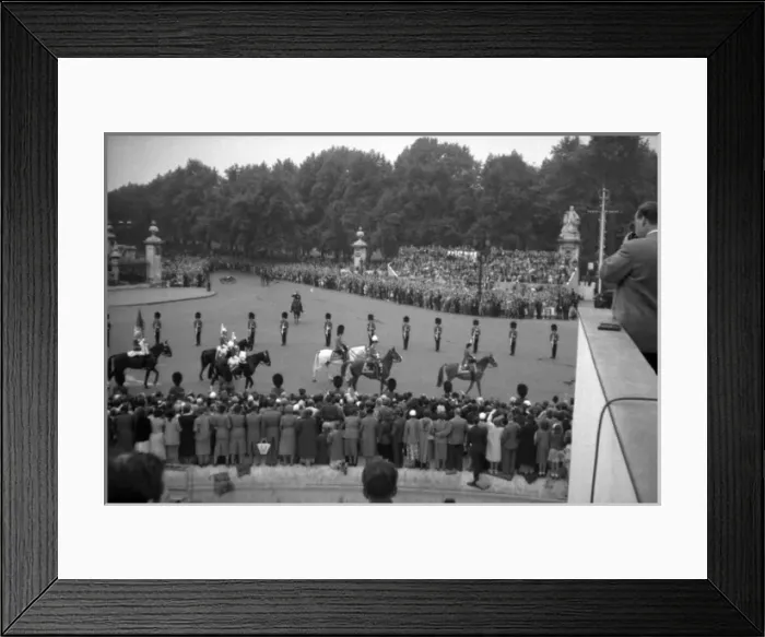 Framed Print : Trooping the Colour - Queen Victoria Memorial Framed Print : Trooping the Colour - Queen Victoria Memorial