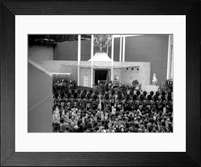 Framed Print : Coronation. Royal arrivals at West Door Framed Print : Coronation. Royal arrivals at West Door