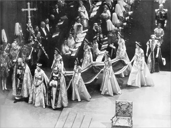 The Queen arrives in Westminster Abbey (Coronation 1953)