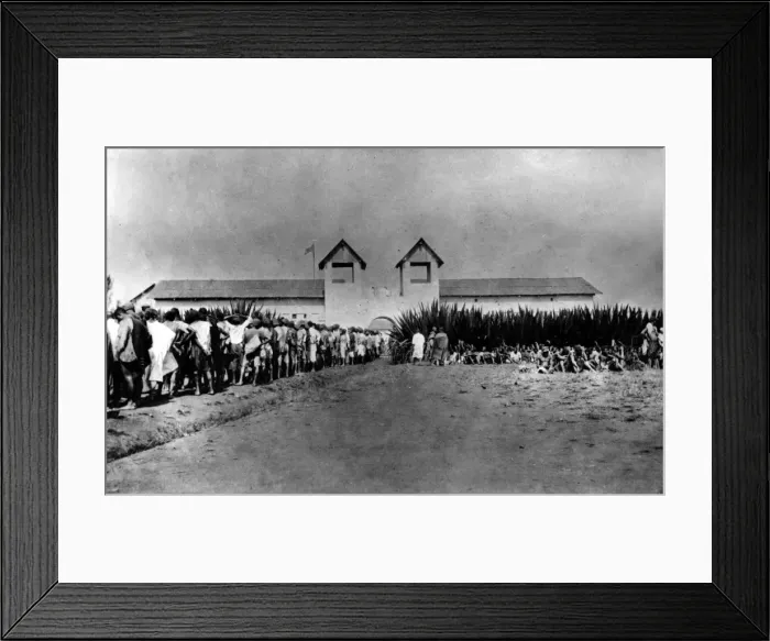 Framed Print : Native carriers, Fort Dschang, Cameroon, Africa, WW1 Framed Print : Native carriers, Fort Dschang, Cameroon, Africa, WW1