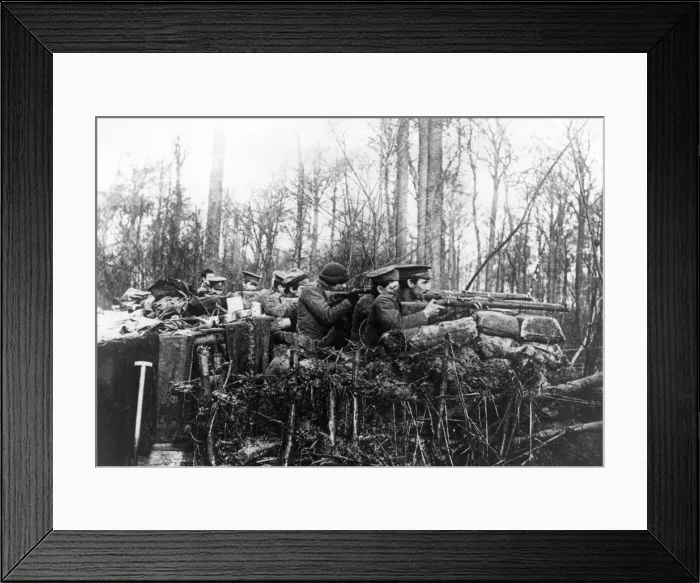 Framed Print : British artillery at an outpost, northern France, WW1 Framed Print : British artillery at an outpost, northern France, WW1