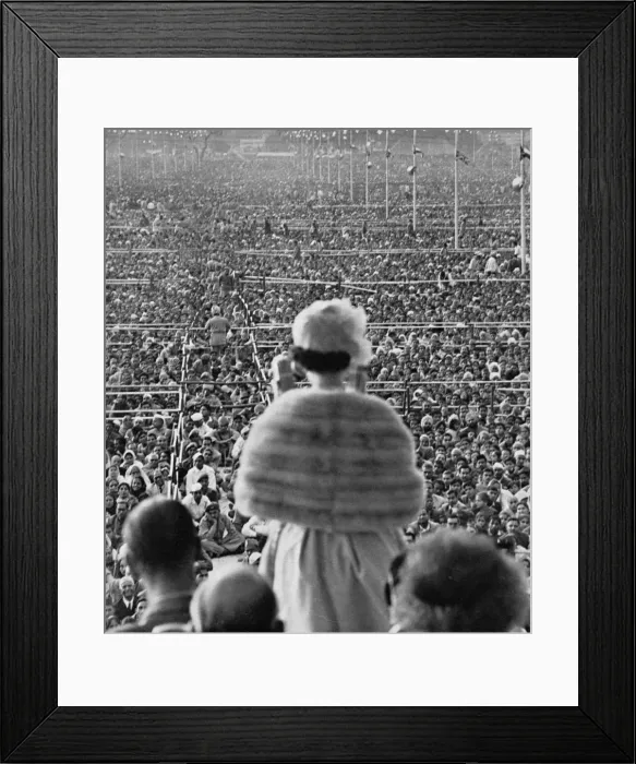 Framed Print : Queen Elizabeth II - royal tour of India Framed Print : Queen Elizabeth II - royal tour of India