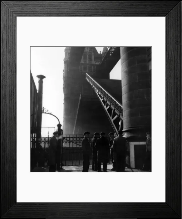 Framed Print : Workers by Tower Bridge, c. 1948 Framed Print : Workers by Tower Bridge, c. 1948