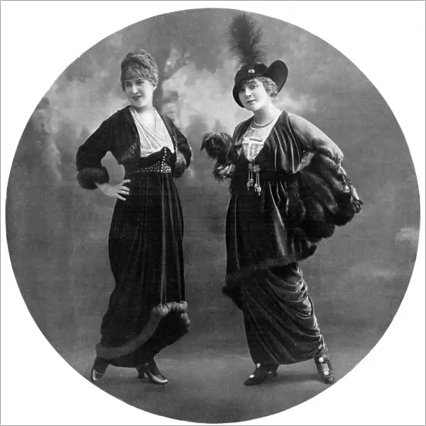 Womens fashion in velvet and fur, 1913