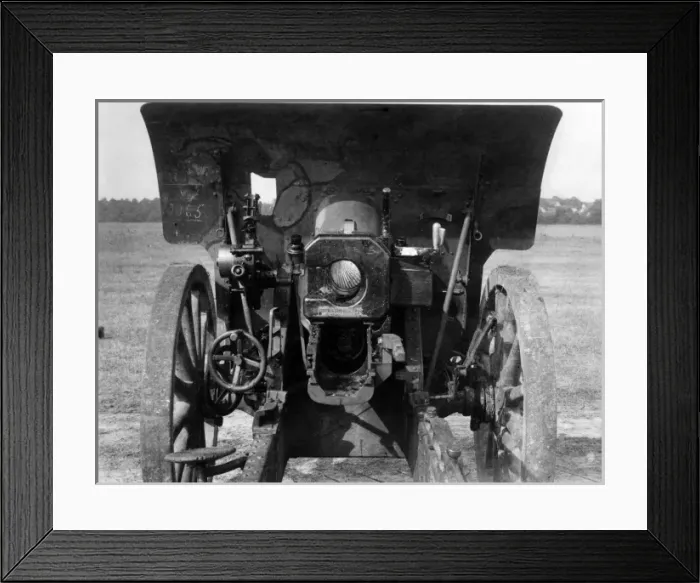Framed Print : Krupp field gun at Mehun sur Yevre, France, WW1 Framed Print : Krupp field gun at Mehun sur Yevre, France, WW1