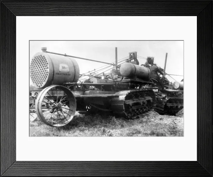 Framed Print : Experiments with tractors, Burton on Trent, WW1 Framed Print : Experiments with tractors, Burton on Trent, WW1