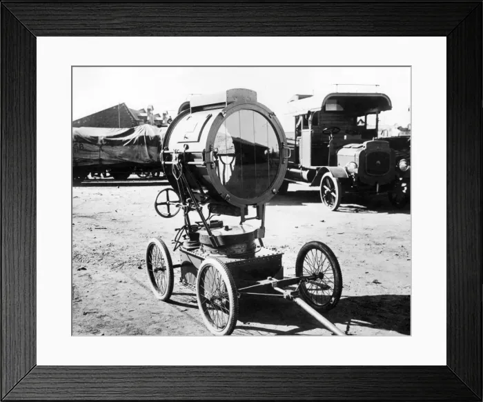 Framed Print : Portable searchlight on wheeled trolley, WW1 Framed Print : Portable searchlight on wheeled trolley, WW1