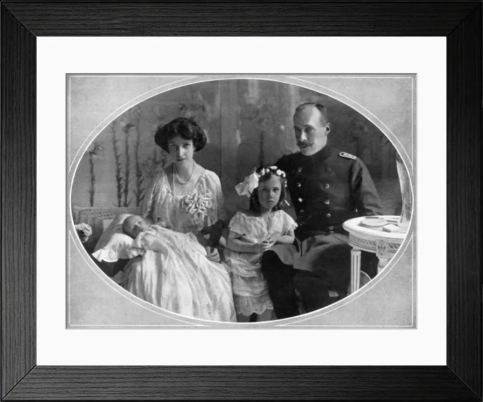 Framed Print : Prince Wilhelm (William) of Wied and family Framed Print : Prince Wilhelm (William) of Wied and family