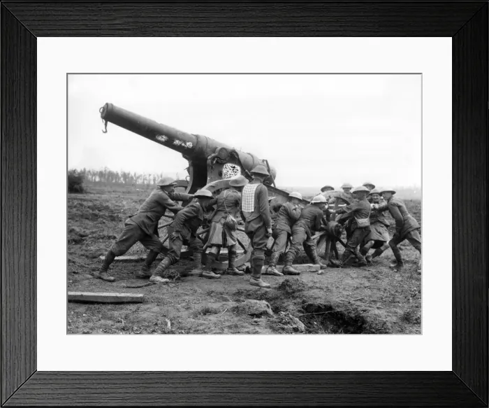 Framed Print : Captured German gun at Mametz, Somme, France, WW1 Framed Print : Captured German gun at Mametz, Somme, France, WW1