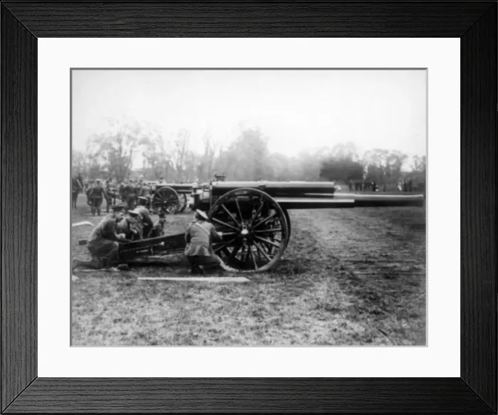 Framed Print : Soldiers with field gun, WW1 Framed Print : Soldiers with field gun, WW1