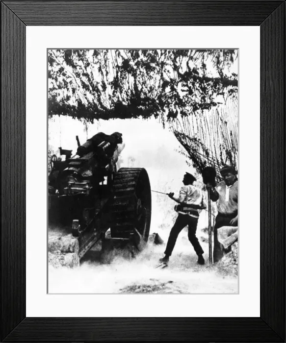 Framed Print : British heavy Howitzer on the Somme, France, WW1 Framed Print : British heavy Howitzer on the Somme, France, WW1
