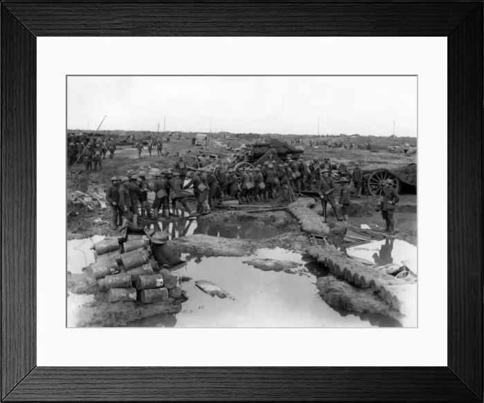 Framed Print : British guns on the Western Front, France, WW1 Framed Print : British guns on the Western Front, France, WW1