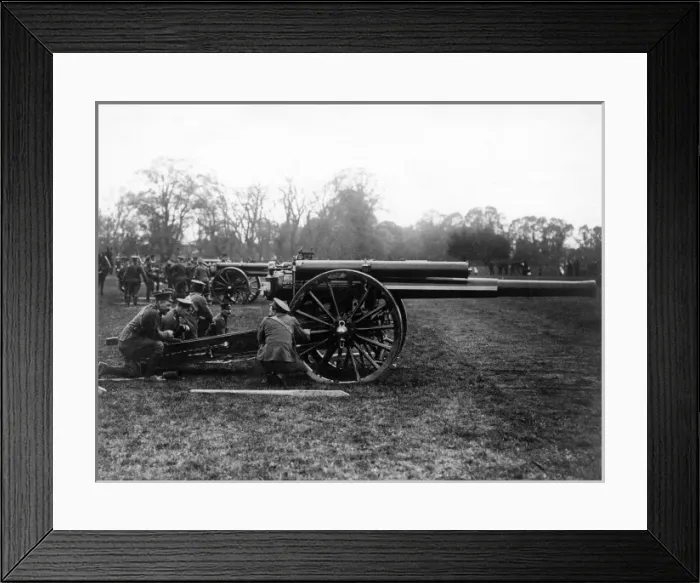 Framed Print : Soldiers with field gun, WW1 Framed Print : Soldiers with field gun, WW1