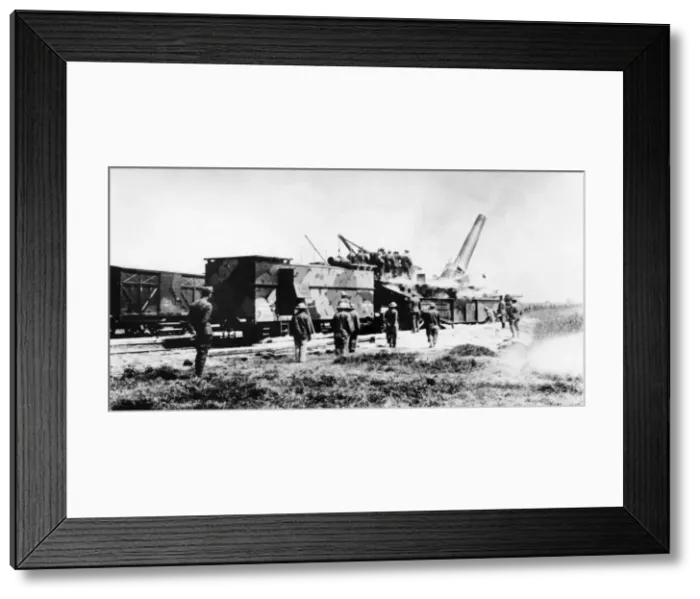 Framed Print : French 320 mm gun on railway mounting, WW1 Framed Print : French 320 mm gun on railway mounting, WW1