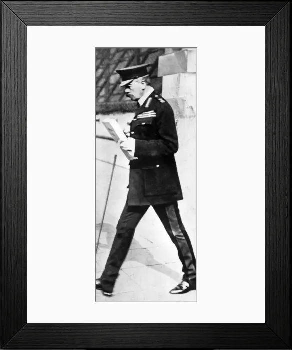 Framed Print : Lord Kitchener in uniform, WW1 Framed Print : Lord Kitchener in uniform, WW1
