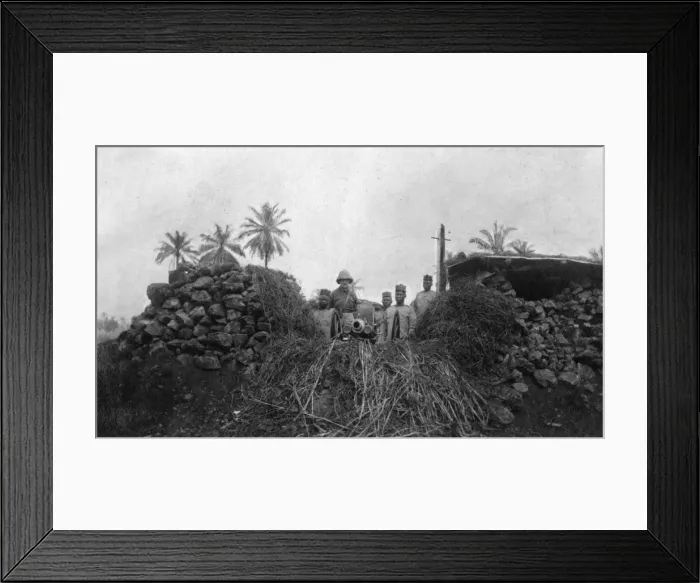 Framed Print : British artillerymen of the RFA in Africa, WW1 Framed Print : British artillerymen of the RFA in Africa, WW1