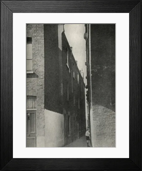Framed Print : 1930s poor housing at Shadwell, Stepney Framed Print : 1930s poor housing at Shadwell, Stepney