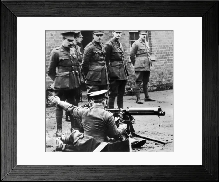 Framed Print : British soldiers undergoing weapons training, WW1 Framed Print : British soldiers undergoing weapons training, WW1