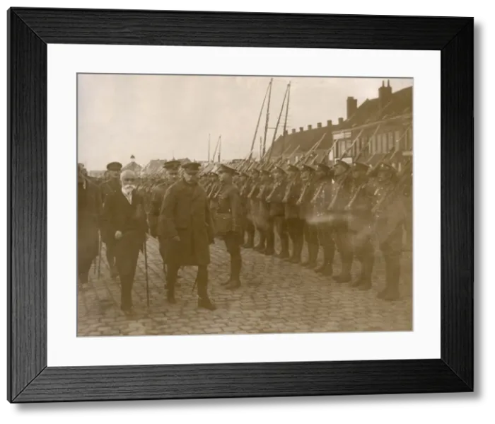 Framed Print : Sir Douglas Haig with President of Portugal, France Framed Print : Sir Douglas Haig with President of Portugal, France