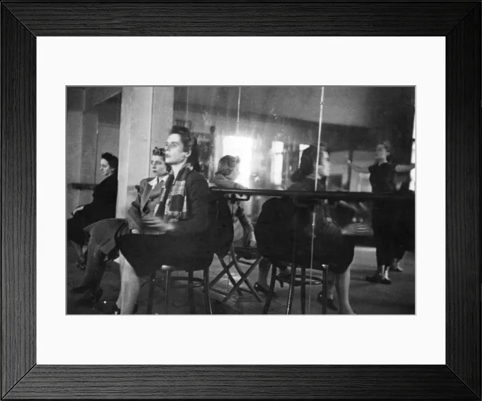 Framed Print : Ninette de Valois watching a ballet rehearsal Framed Print : Ninette de Valois watching a ballet rehearsal