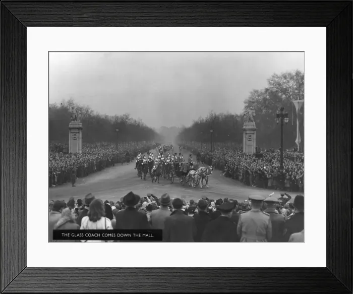 Framed Print : Royal Wedding 1947 - Glass Coach comes down the Mall Framed Print : Royal Wedding 1947 - Glass Coach comes down the Mall