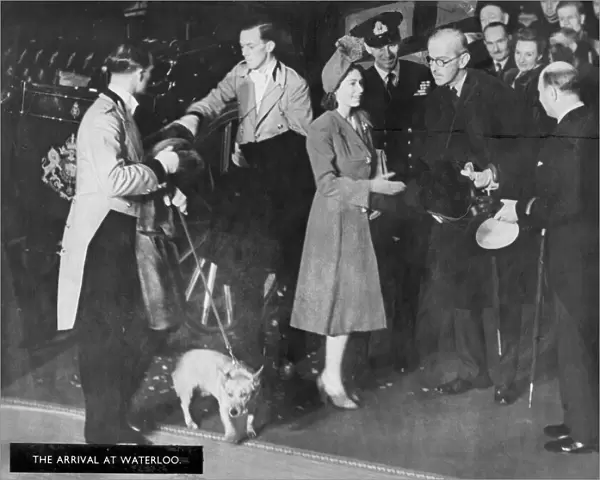 Royal Wedding 1947 - newlyweds depart for honeymoon at Water