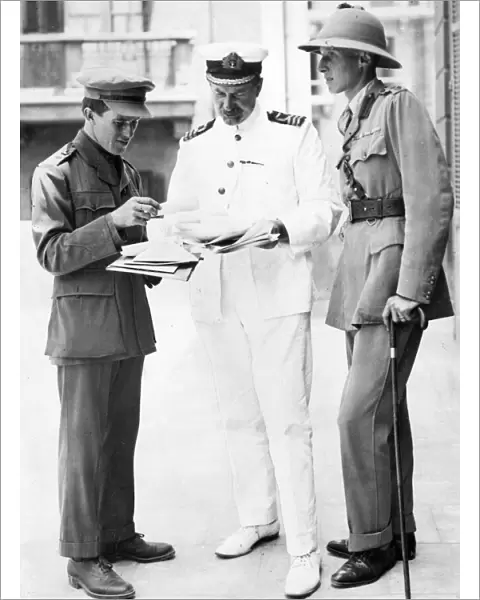 T E Lawrence, Colonel Dawnay and Commander Hogarth