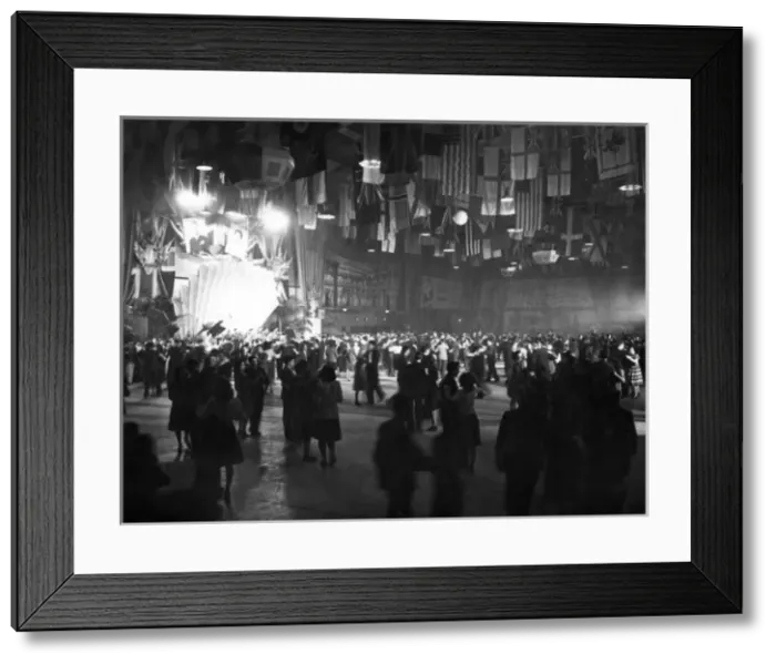 Framed Print : Butlins Ballroom, Earls Court Exhibition, London Framed Print : Butlins Ballroom, Earls Court Exhibition, London