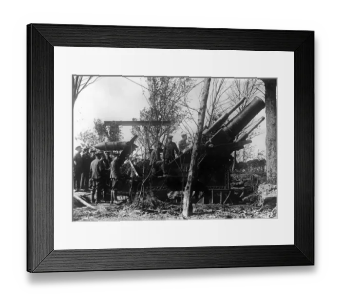 Framed Print : British gunners on the Somme, Western Front, WW1 Framed Print : British gunners on the Somme, Western Front, WW1