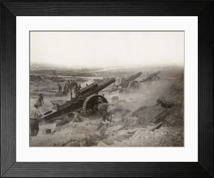 Framed Print : Heavy artillery firing at Arras, northern France, WW1 Framed Print : Heavy artillery firing at Arras, northern France, WW1