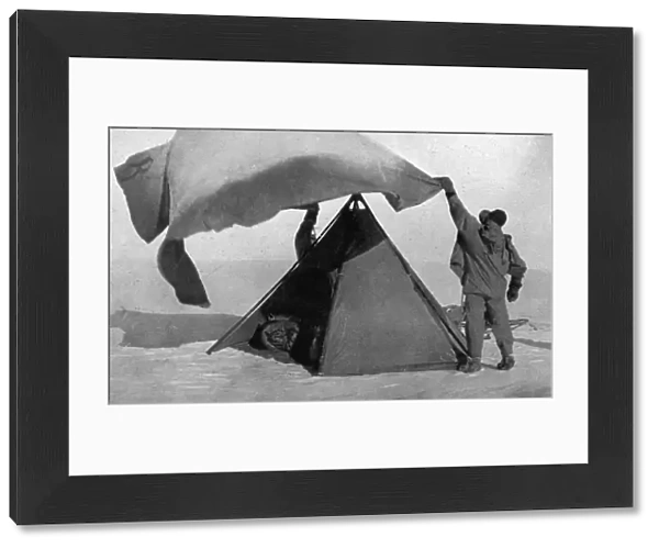Scott Polar Expedition 1910 - 1912 - pitching tent