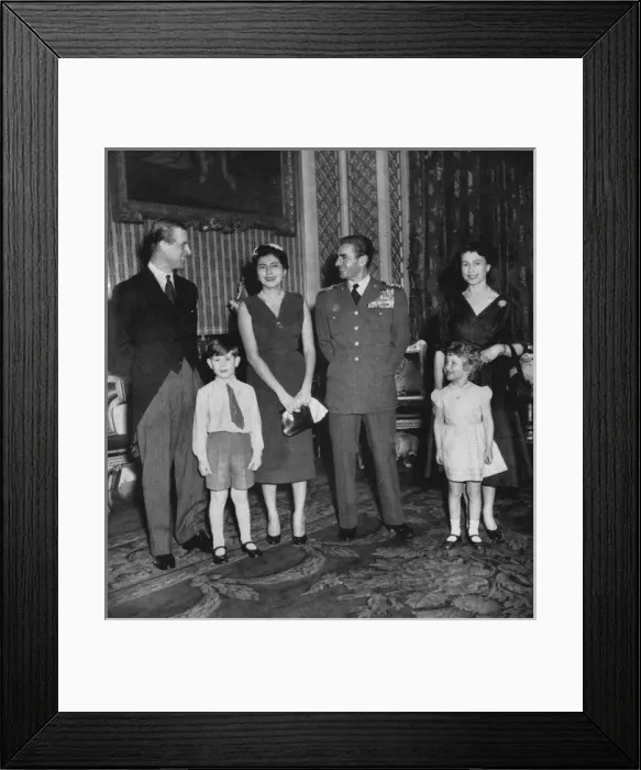 Framed Print : The Queen entertains the Shah of Persia Framed Print : The Queen entertains the Shah of Persia