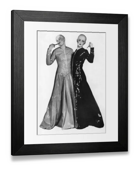 Framed Print : Fashions of the future as predicted in 1930 Framed Print : Fashions of the future as predicted in 1930