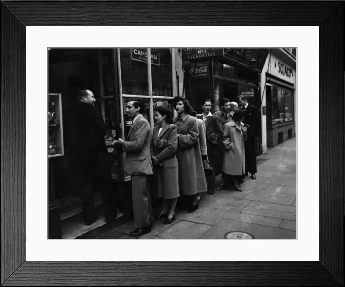 Framed Print : Queue for a tobacconists, London 1940s Framed Print : Queue for a tobacconists, London 1940s