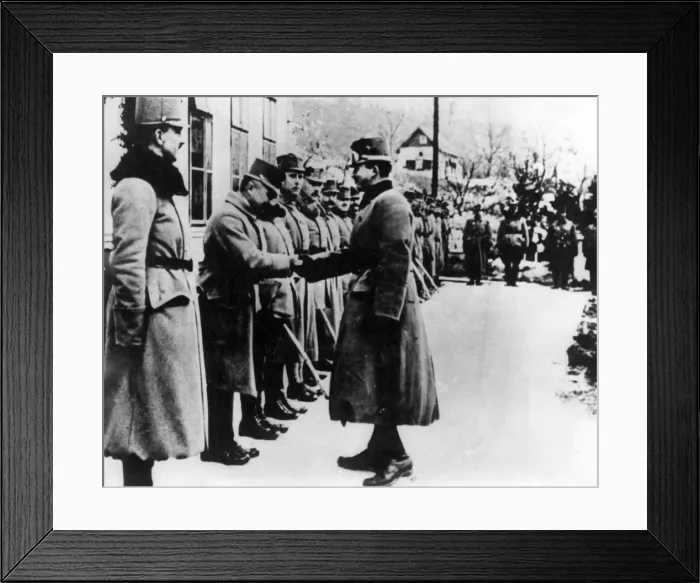 Framed Print : Archduke Karl Franz Josef of Austria with soldiers, WW1 Framed Print : Archduke Karl Franz Josef of Austria with soldiers, WW1