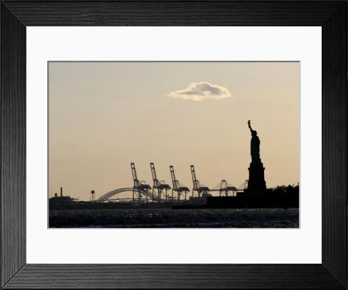 Framed Print : Statue of Liberty, New York, America Framed Print : Statue of Liberty, New York, America