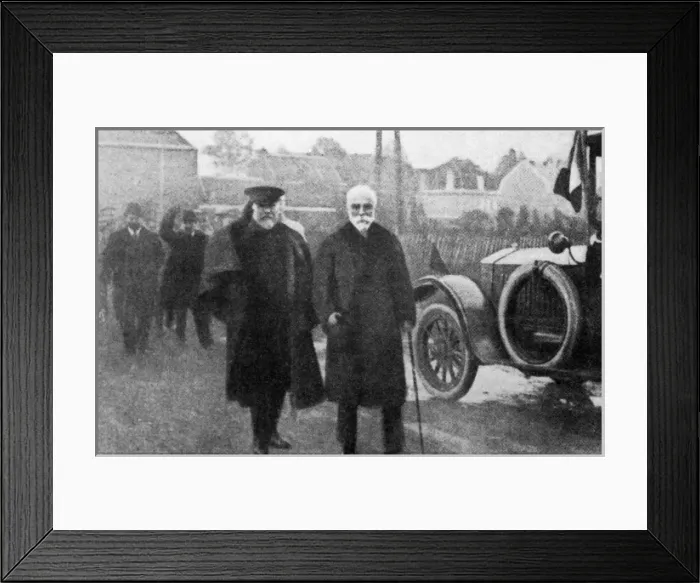 Framed Print : Presidents of Portugal and France, western front, WW1