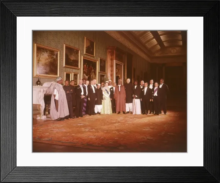 Framed Print : Queen Elizabeth II and Commonwealth ministers Framed Print : Queen Elizabeth II and Commonwealth ministers