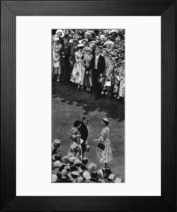 Framed Print : The Queen at her Garden Party, Buckingham Palace Framed Print : The Queen at her Garden Party, Buckingham Palace