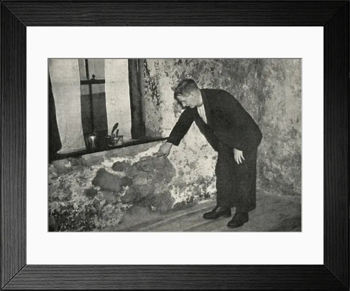Framed Print : 1930s slum dwelling at Blaina, Monmouthshire Framed Print : 1930s slum dwelling at Blaina, Monmouthshire