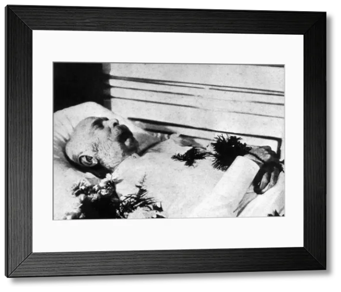Framed Print : Kaiser Franz Josef I, Emperor of Austria, lying in state Framed Print : Kaiser Franz Josef I, Emperor of Austria, lying in state