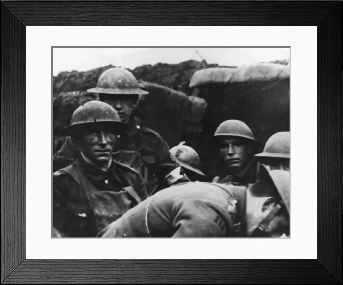 Framed Print : British soldiers in a trench, Western Front, WW1 Framed Print : British soldiers in a trench, Western Front, WW1