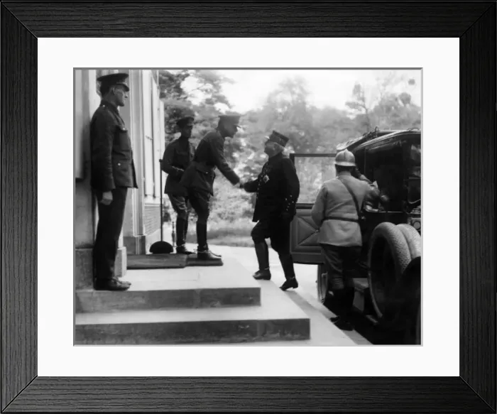 Framed Print : Sir Douglas Haig meeting General Joffre, Montreuil Framed Print : Sir Douglas Haig meeting General Joffre, Montreuil
