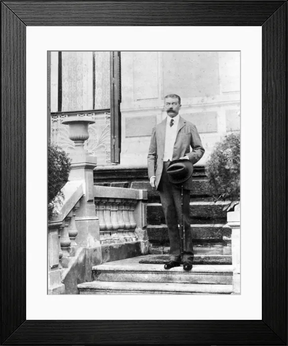 Framed Print : Lord Kitchener in Cairo, Egypt Framed Print : Lord Kitchener in Cairo, Egypt