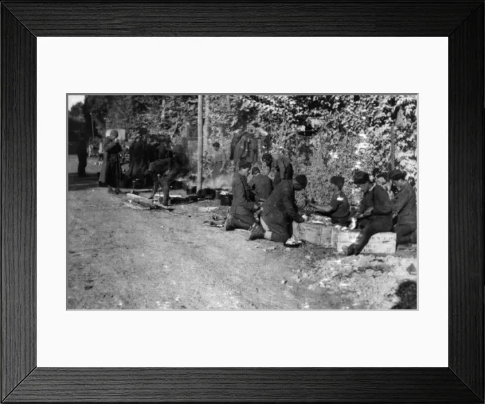 Framed Print : 1st Cameron Highlanders, Western Front, WW1 Framed Print : 1st Cameron Highlanders, Western Front, WW1