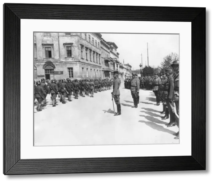 Framed Print : General Eduard von BErmolli, Odessa, 1918 General Eduard von BErmolli, Odessa, 1918 Framed Print : General Eduard von BErmolli, Odessa, 1918 General Eduard von BErmolli, Odessa, 1918