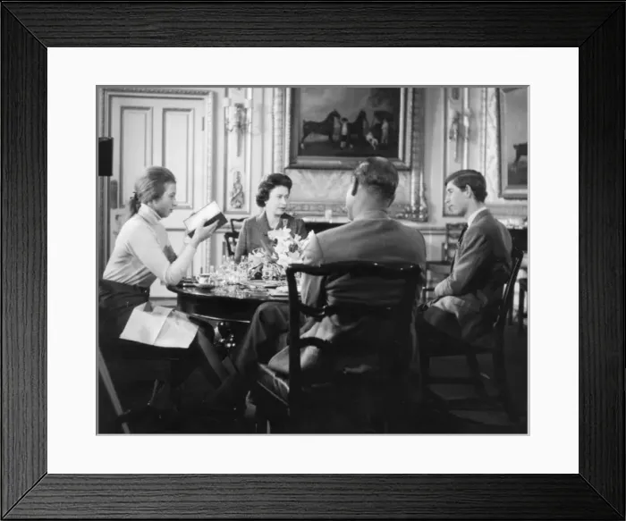 Framed Print : Royal family having lunch Framed Print : Royal family having lunch