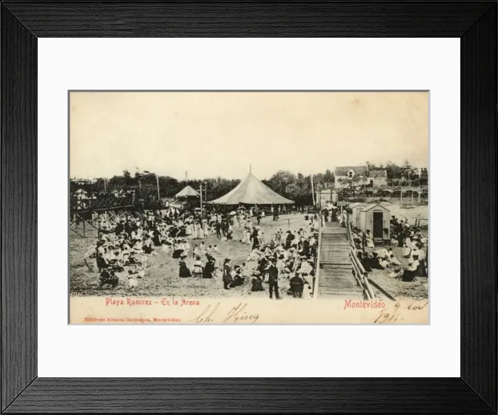 Framed Print : Uruguay - Montevideo - Ramirez Beach and arena Framed Print : Uruguay - Montevideo - Ramirez Beach and arena