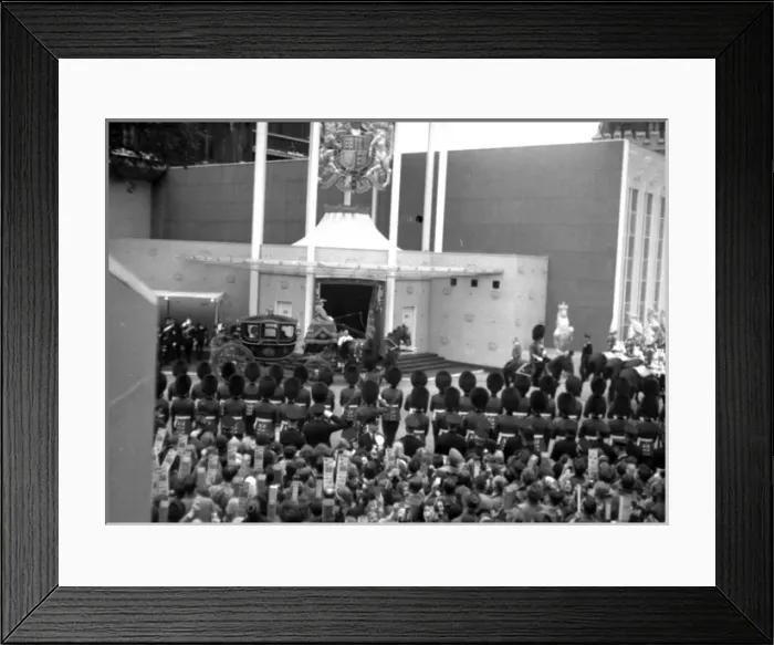 Framed Print : Coronation. Royal arrivals at West Door Framed Print : Coronation. Royal arrivals at West Door