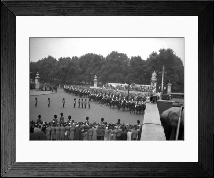 Framed Print : Trooping the Colour - Queen Victoria Memorial Framed Print : Trooping the Colour - Queen Victoria Memorial